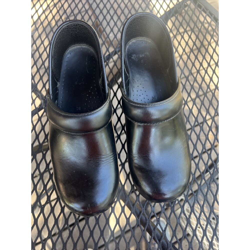 Dansko Women’s Black Leather Professional Clogs Non Slip Size 38 EU 8 US
